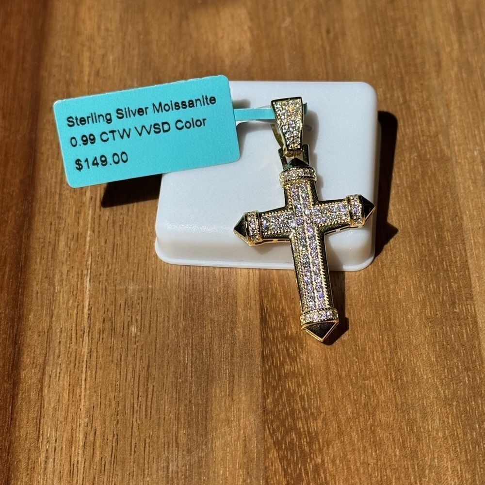 NWT Gold Sterling Silver Moisanite Cross Pendant 0.99 CTW WSD Color - Picture 1 of 4